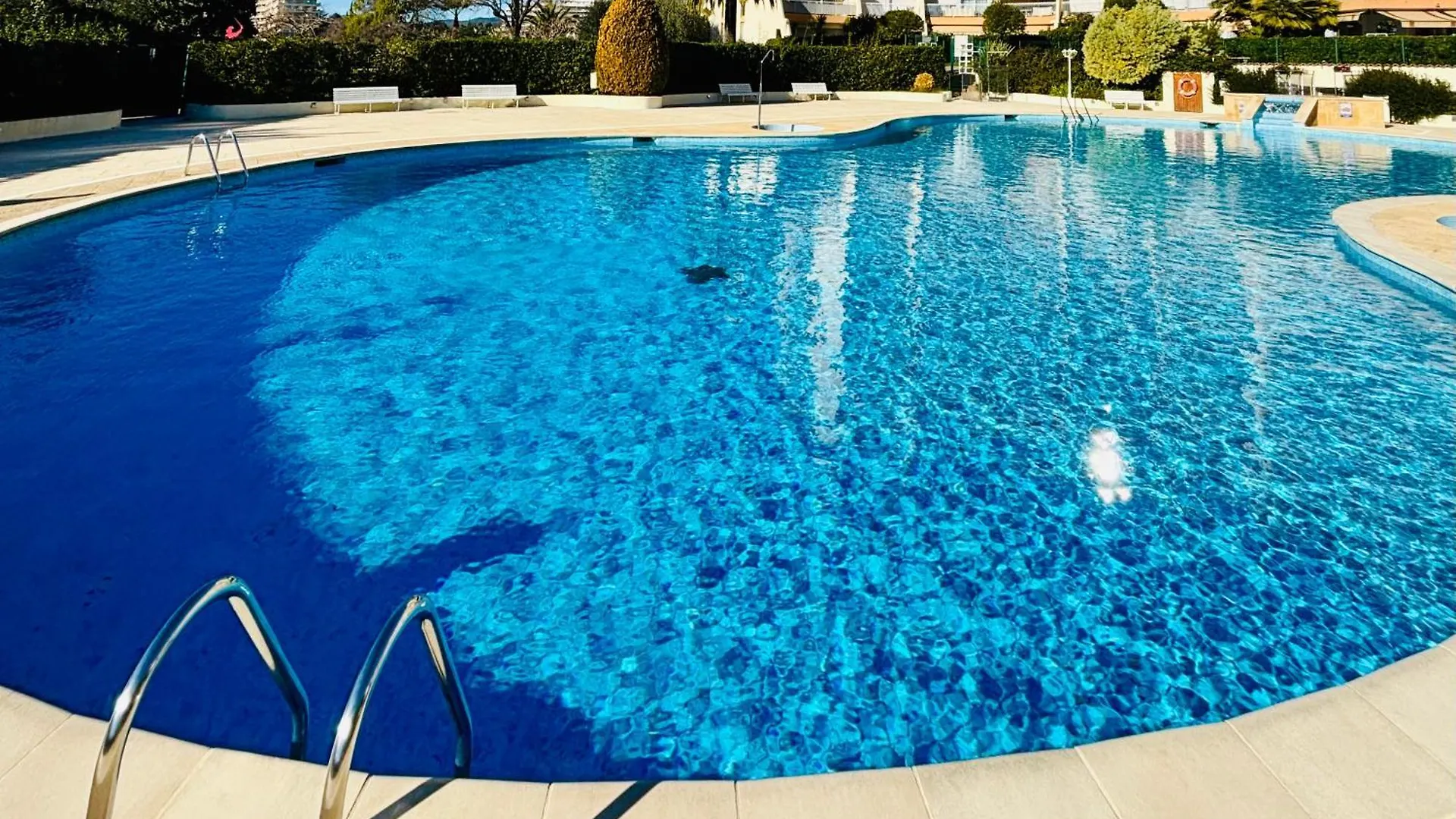 Bellissime Studio Tout Confort Vue Sur La Marina Et La Piscine Mandelieu-la-Napoule Apartment