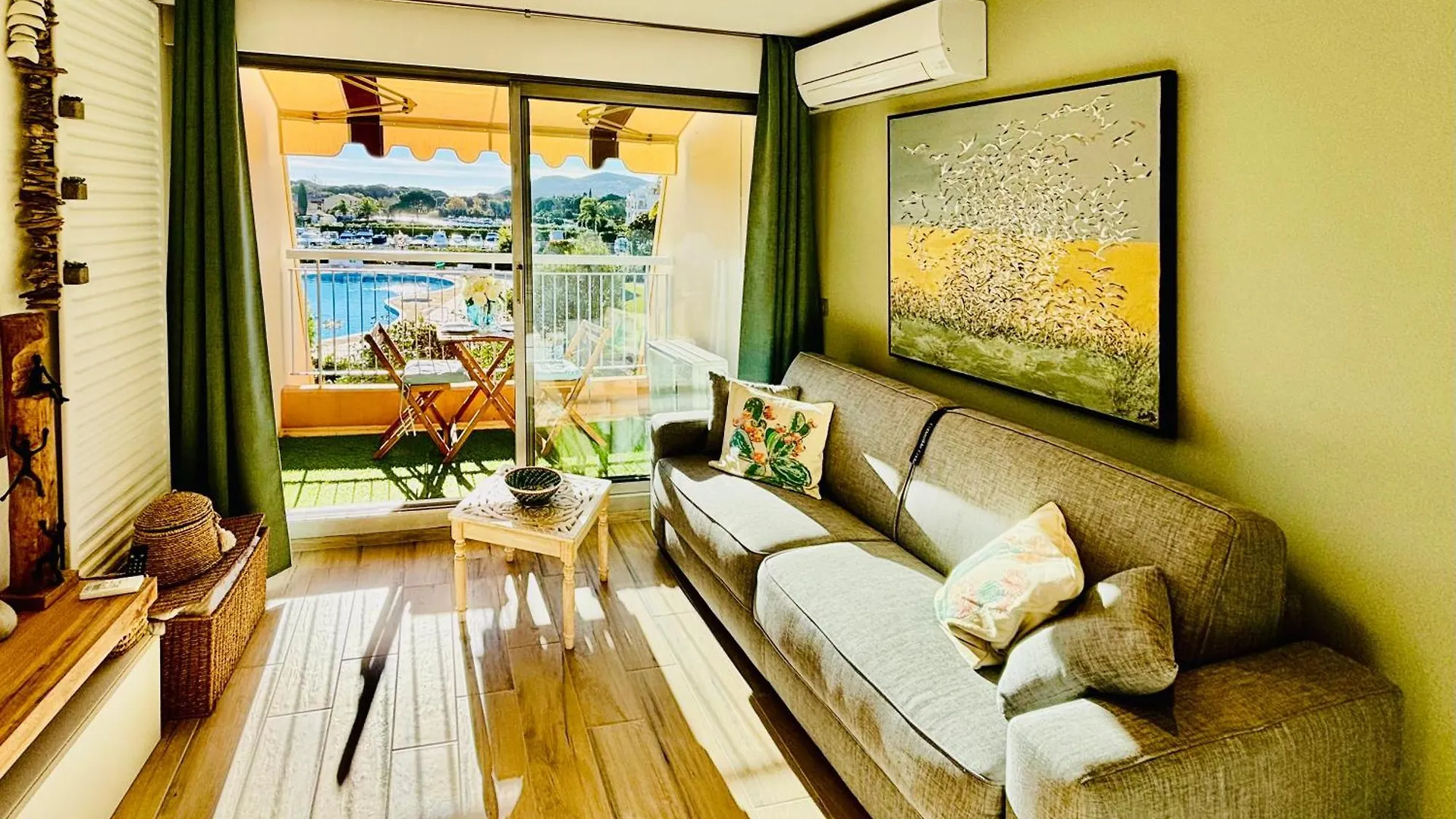Bellissime Studio Tout Confort Vue Sur La Marina Et La Piscine Mandelieu-la-Napoule